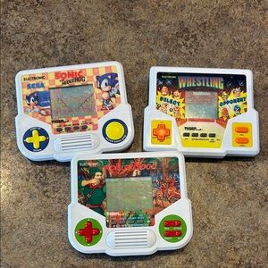 Vintage Tiger Electronic Handheld LCD Games - SONIC, WRESTLING & ROBIN HOOD